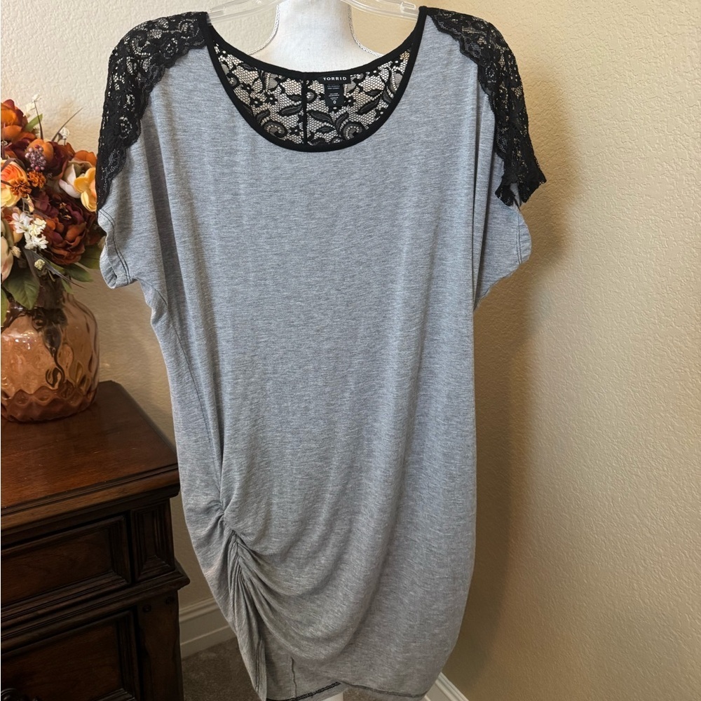 Torrid Gray Black Lace Sleeve Women's Top Ruched sz 0X